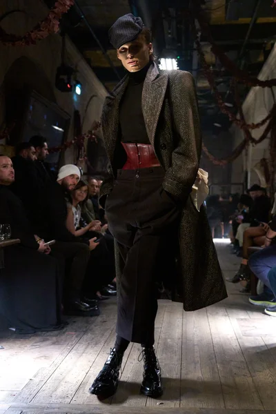 Look 30